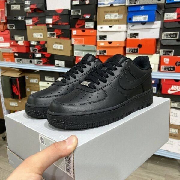 Nike Air Force 1 all black