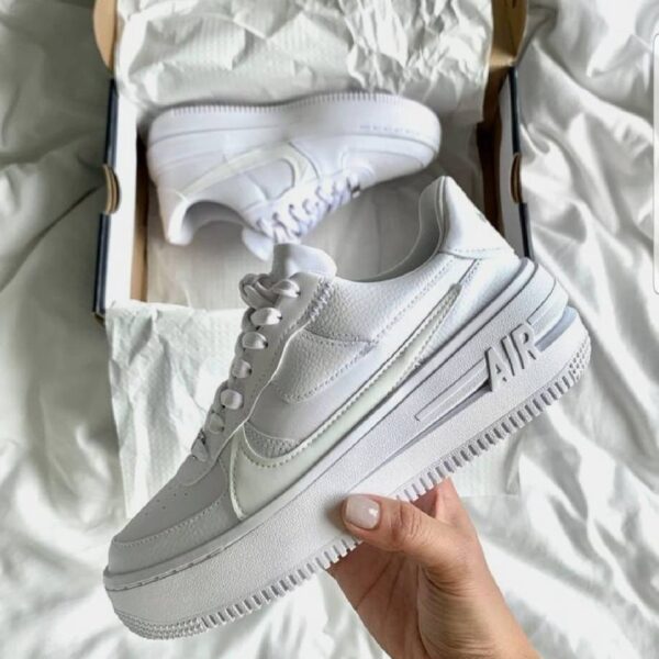 Nike Air Force 1 Platform أبيض