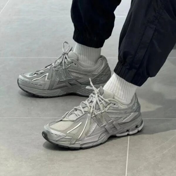 New Balance 1906R Grey