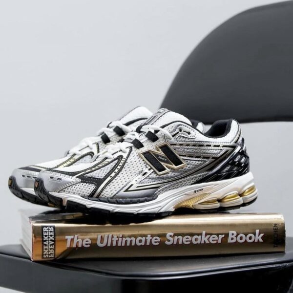 New Balance 1906R