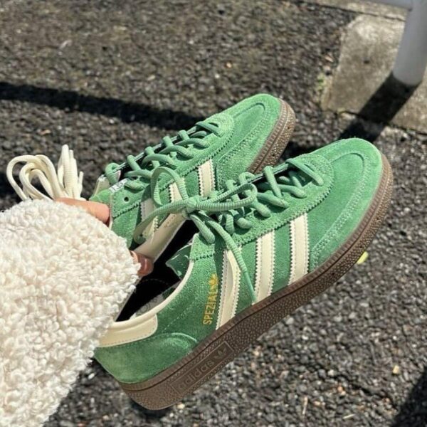 אדידס מיוחד