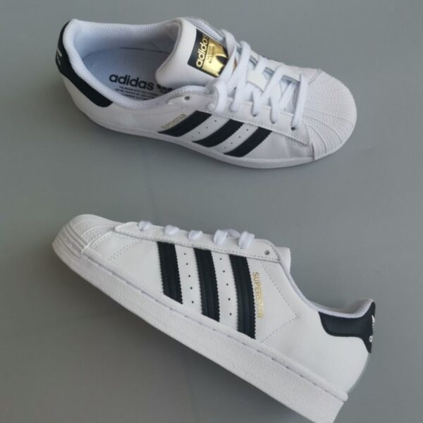 אדידס סופרסטאר