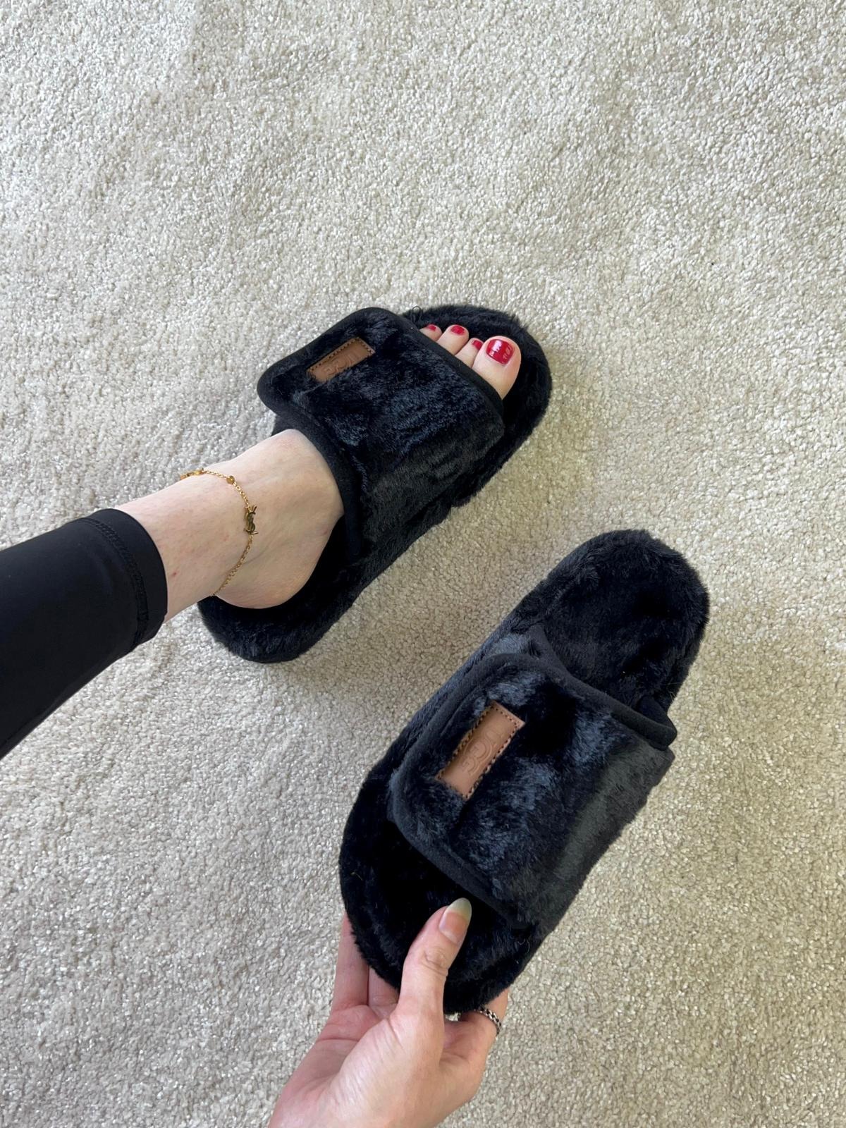 IMG-20251101-WA0105-1.jpg נעל בית UGG – תמונה 1