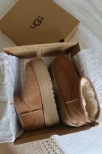 UGG platform