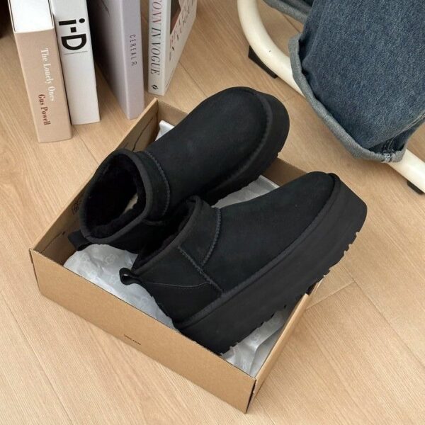UGG platform