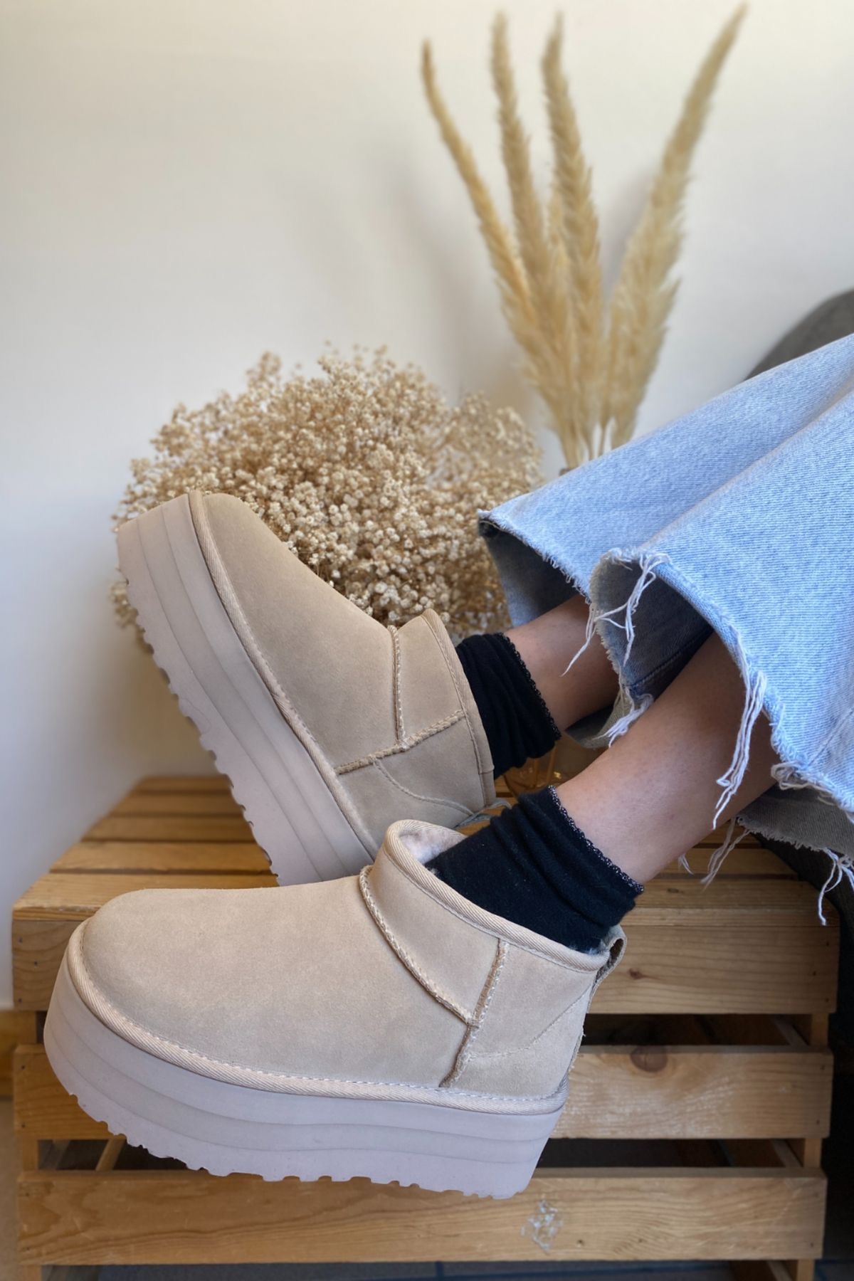 IMG-20251108-WA0320-1.jpg UGG platform - Image 1