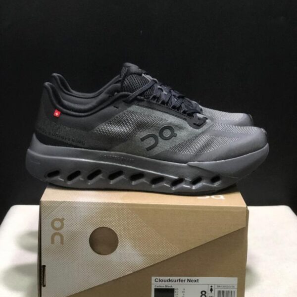 On Black Cloudsurfer Next