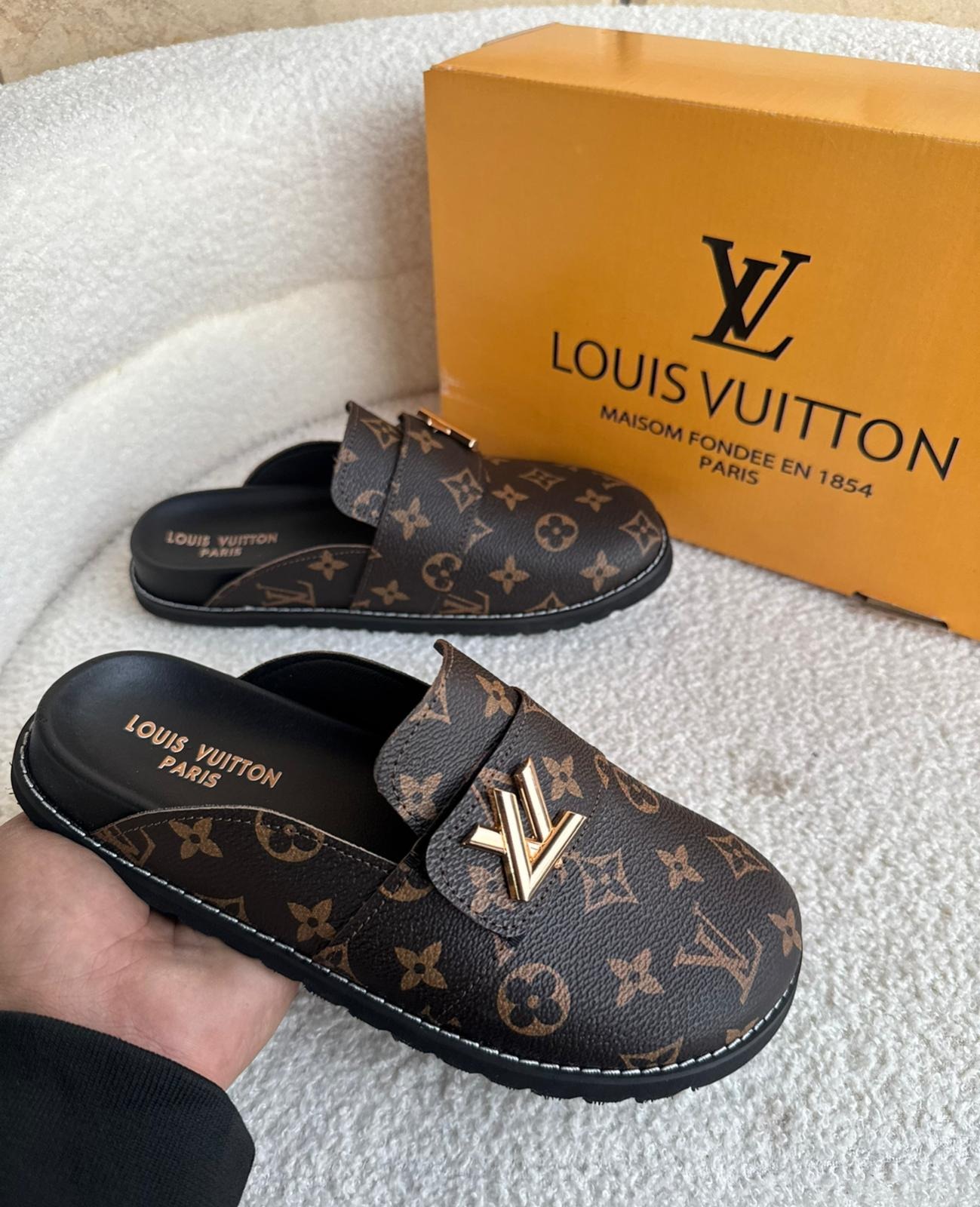 IMG-20251118-WA0194-2-1.jpg Louis Vuitton Cosy - Image 1