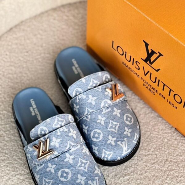 Louis Vuitton Cosy
