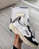 ⁦אוטרי⁩ – תמונה ⁦2⁩