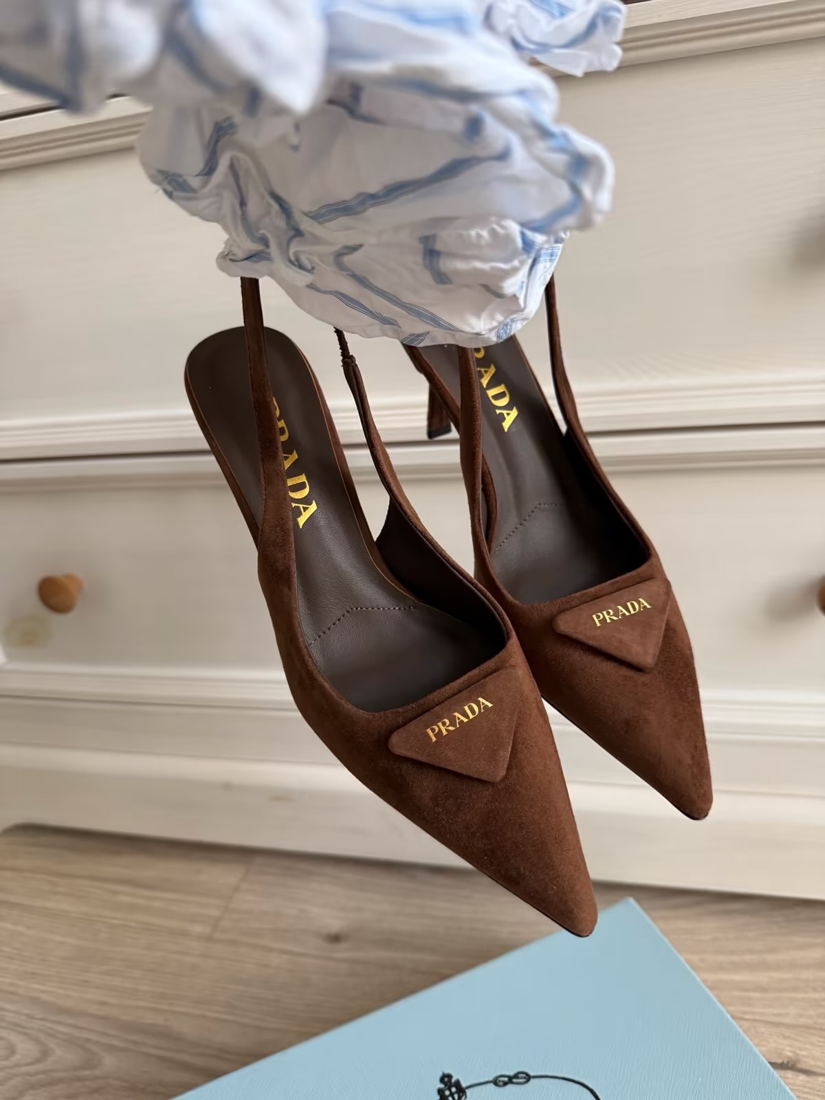 IMG_6029-1.jpg Prada Heels - الصورة 1