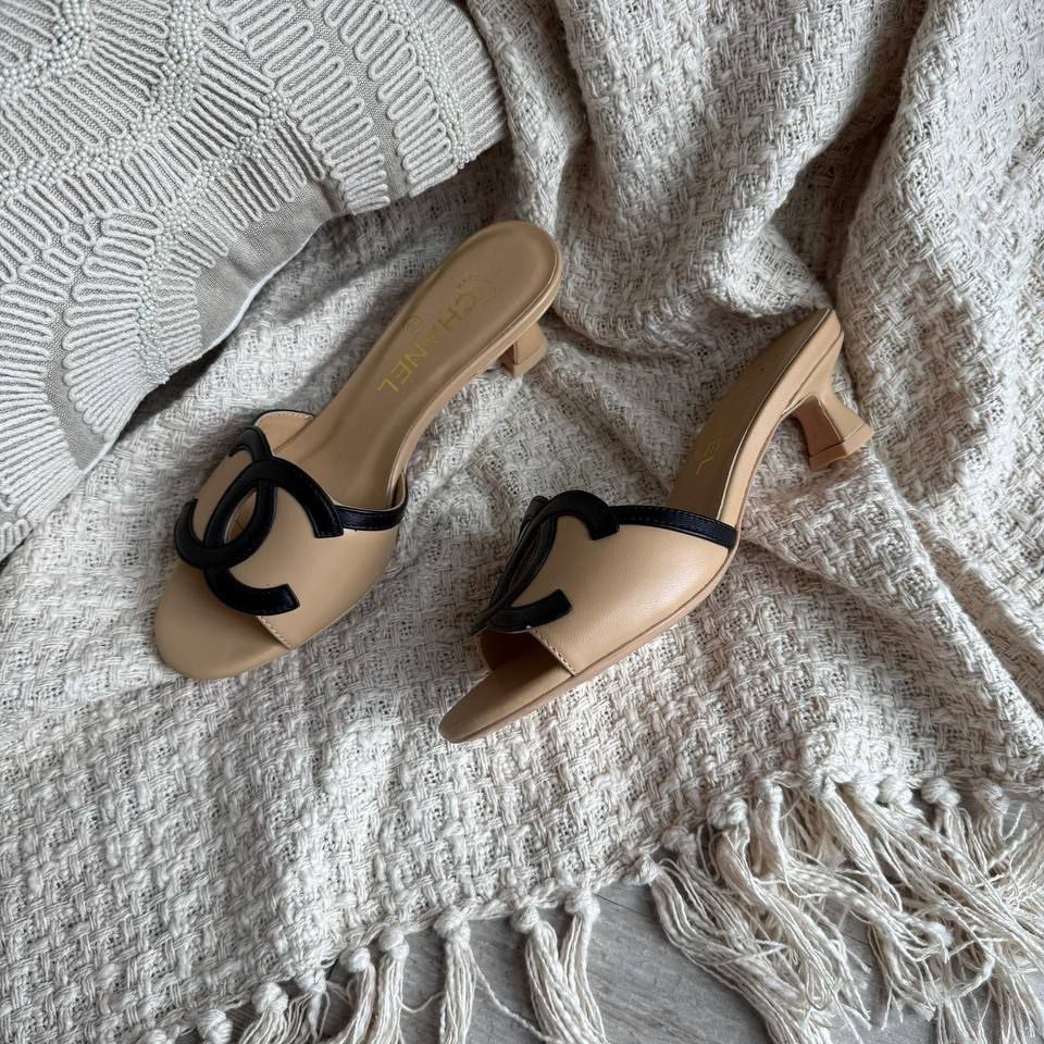 Panda-in-1778342889712-1.jpg Chanel High Mule Slipper - الصورة 1