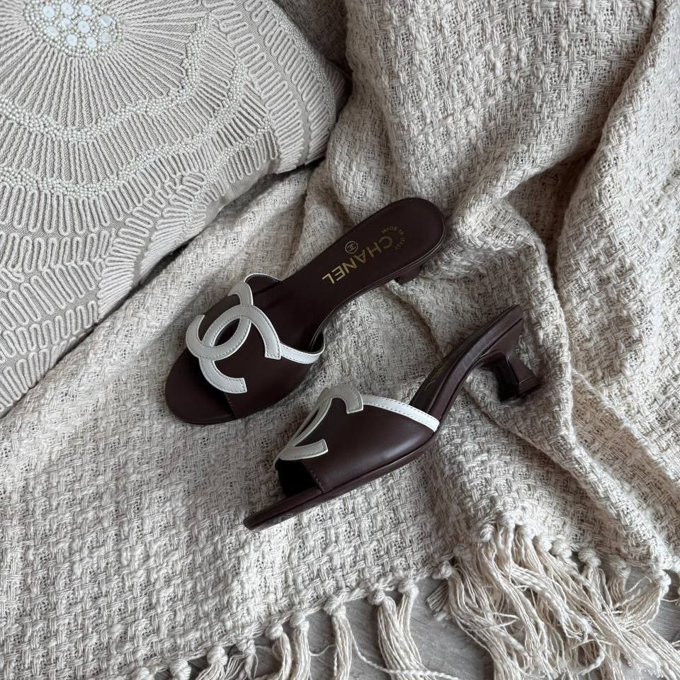 Panda-in-1778342898745-1.jpg Chanel High Mule Slipper - الصورة 1