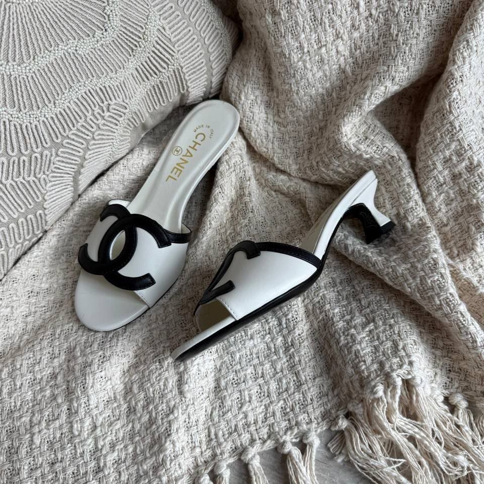 Panda-in-1778342904803-1.jpg Chanel High Mule Slipper - الصورة 1