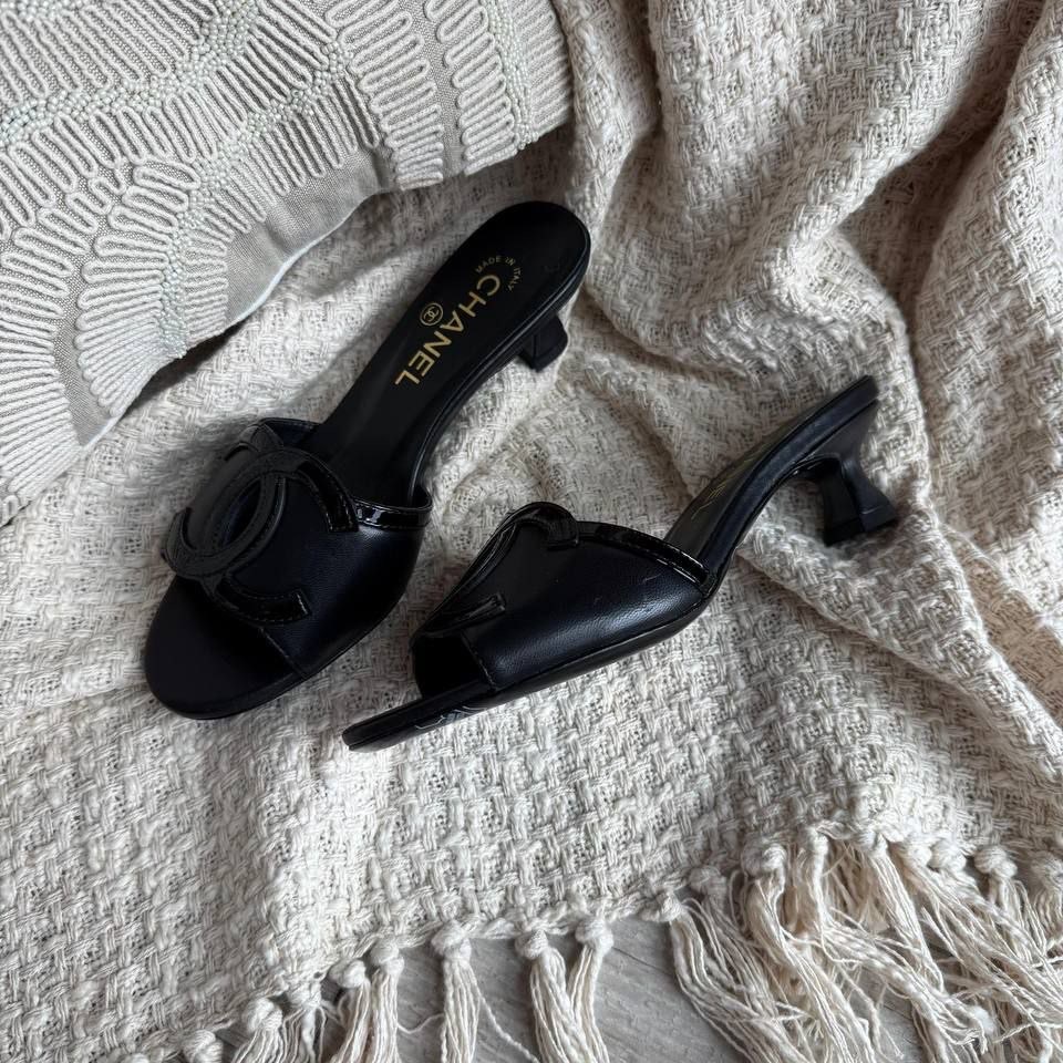 Panda-in-1778342913836-1.jpg Chanel High Mule Slipper - الصورة 1