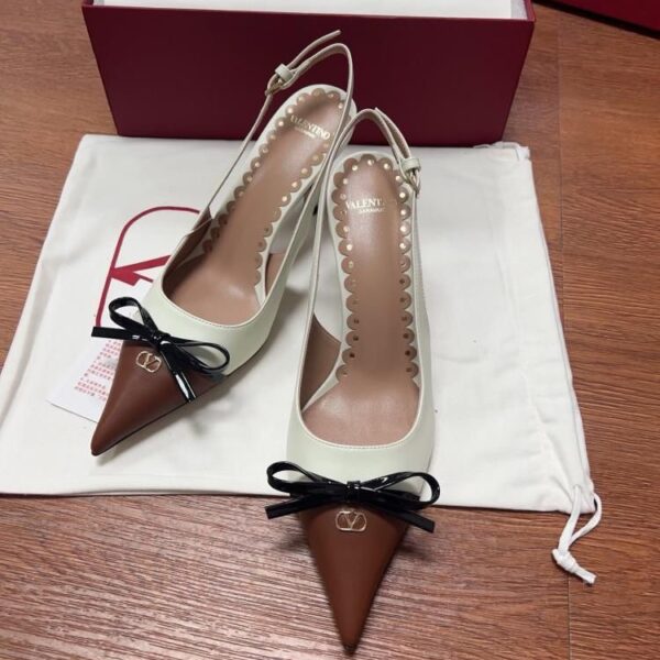 Valentino Garavani Bepointy Heels