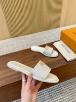 ⁦Louis Vuitton Lily Flat Mule Slipper⁩ - الصورة ⁦2⁩