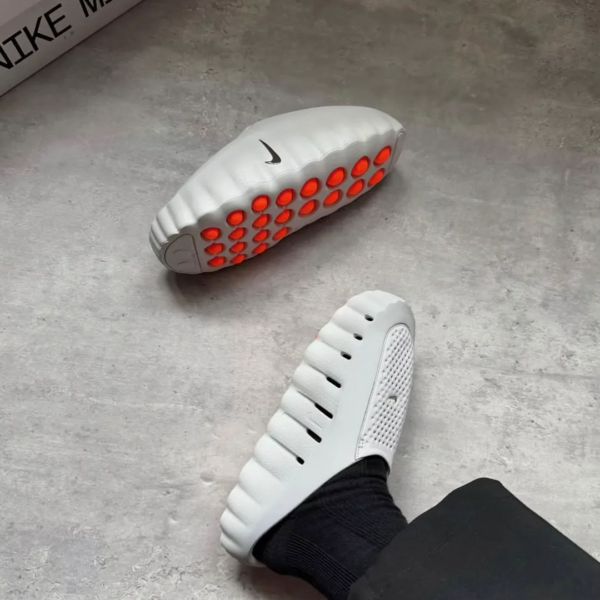 Nike Mind 001