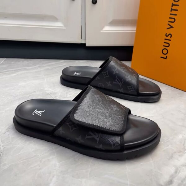 Louis Vuitton slippers