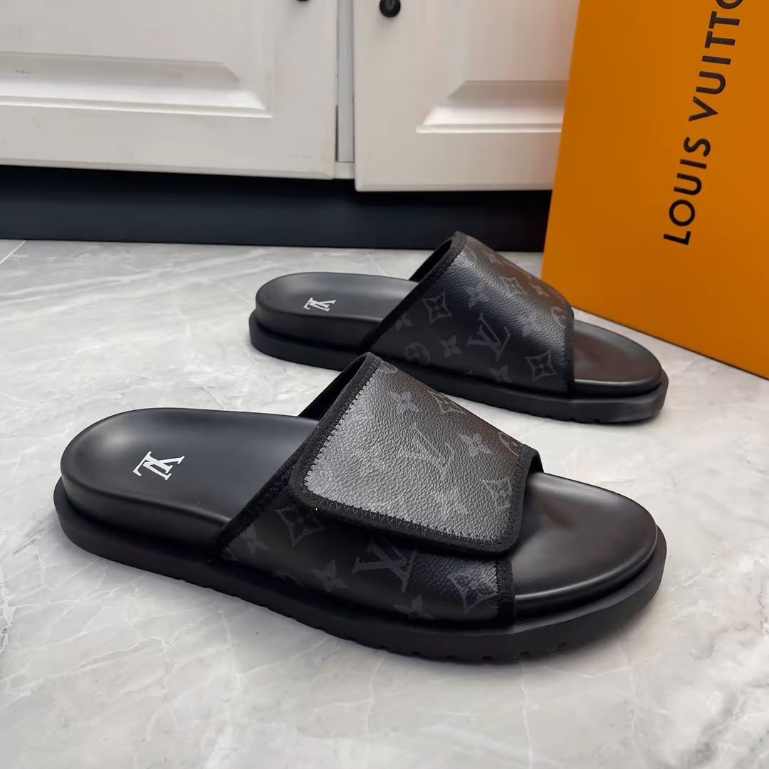 IMG-20260725-WA0279-1.jpg Louis Vuitton slippers - الصورة 1
