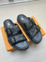 Louis Vuitton slippers
