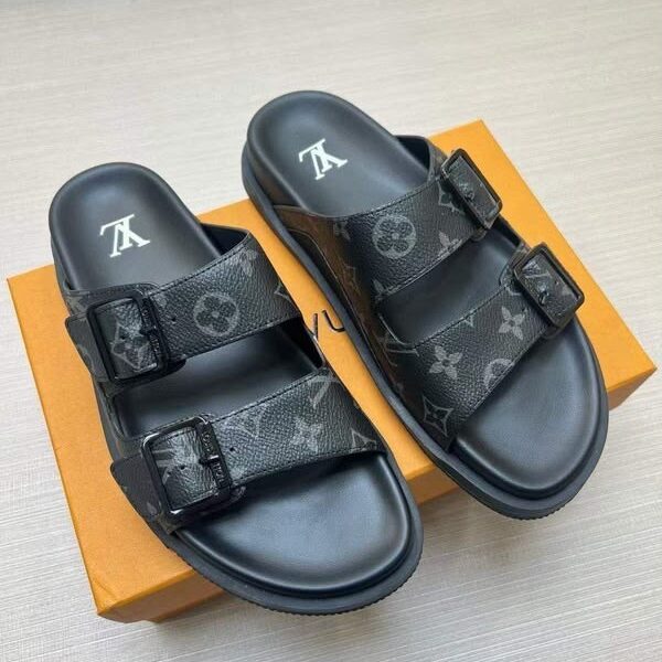 Louis Vuitton slippers