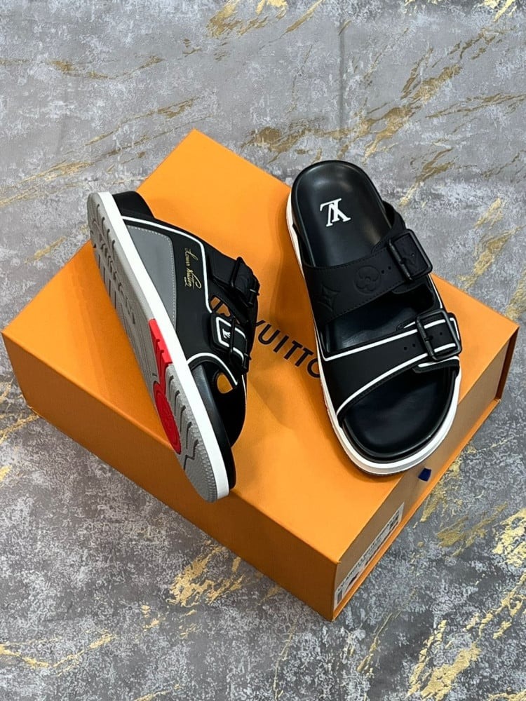 TV92wRI5eatBZfMQWBIU2nsZUzRhWFii5iiEA6Mc-1-1.jpg Louis Vuitton men's slippers - الصورة 1