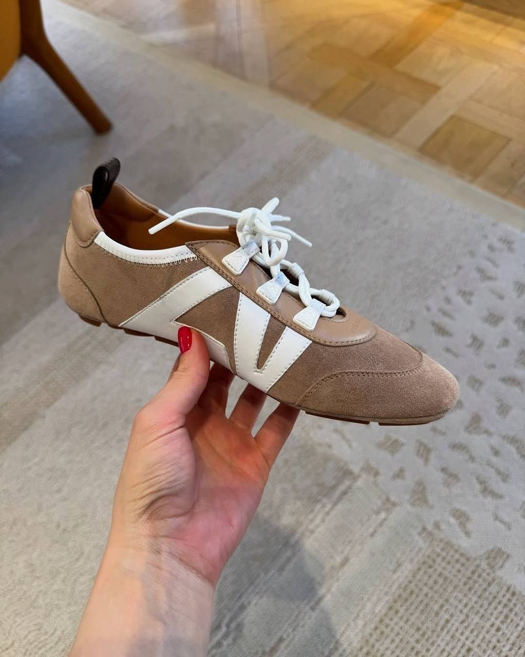 IMG_20260817_163544_336-1.jpg Louis Vuitton Sneakerina - الصورة 1